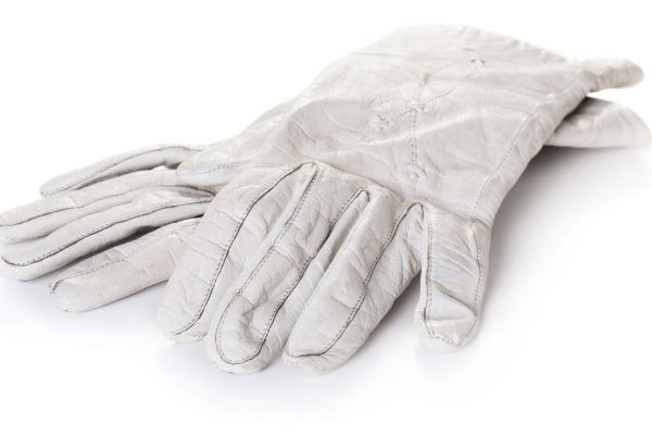 How to Wash Leather Gloves