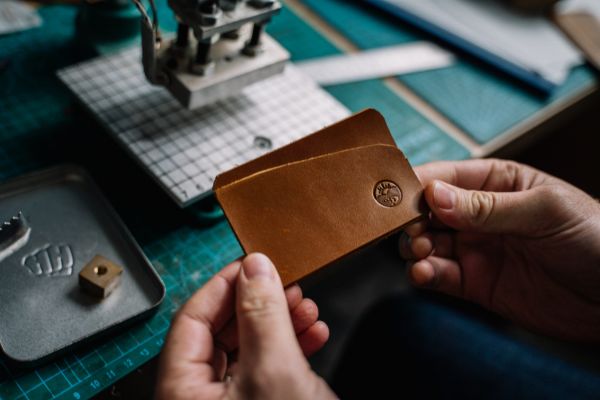 How to emboss leather