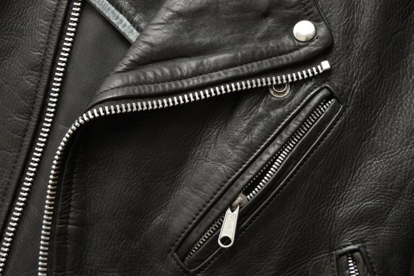 How to remove gum from leather?