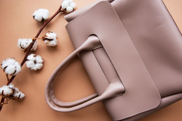 Removing Oil-Based Perfume Stains from Leather Handbags